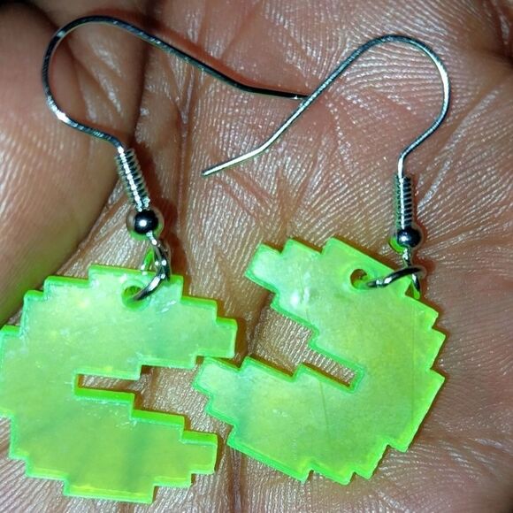 Retro cartoon game earrings - Picture 3 of 6